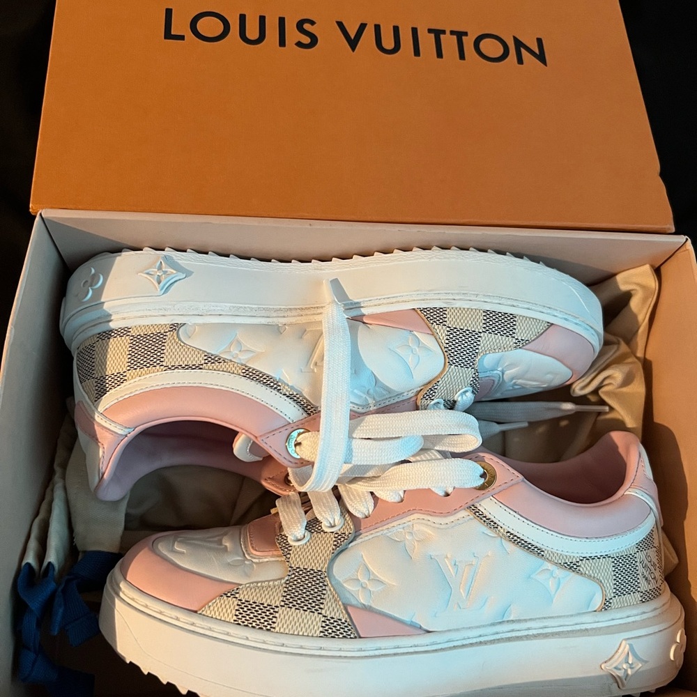 Louis Vuitton sneakers - Picture 3 of 16